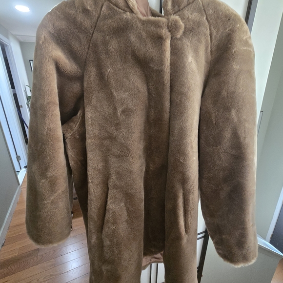 Women's Tan Faux Fur  Dennis Basso Coat Made In Usa - Picture 9 of 16